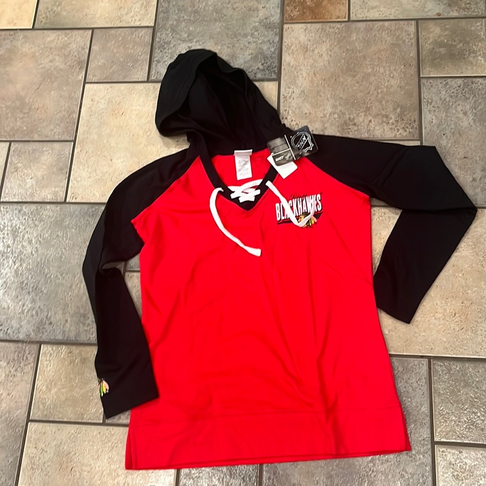 Chicago Blackhawks long sleeve T-shirt hoodie- medium